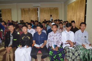 Peserta Pesantren Bahasa Mahasiswa Program Bidikmisi On Going 2015.