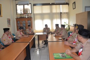 Rektor IAIN menerima tamu rombongan Kwarnas diruang rapat rektor.