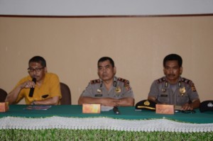 Drs. H. Sa'dullah, MM selaku Kabag umum dan Kepegawaian membuka rapat koordinasi.