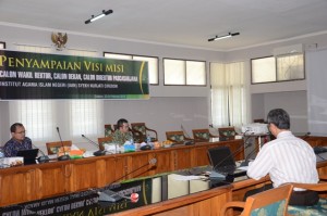 DR. Saefuddin Zuhri, M. Ag adalah salah satu kontestan yang mengikuti pemilihan Warek, Dekan, dan Wadek IAIN masa jabatan 2015 s.d 2019.