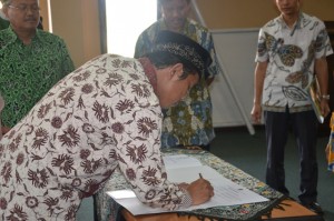 Dr. Hajam, M. Ag sebagai Dekan Fakultas Ushuluddin, Adab, Dakwah.