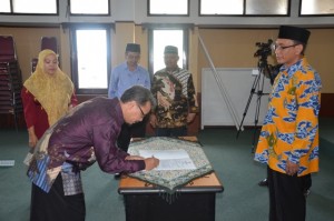 Suryadi, M.Si sebagai Kasubbag Kepegawaian.