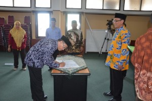 Jalaluddin, SH., M.H.I sebagai Kasubbag Akademik, Kemahasiswaan dan Alumni Fakultas ITK.