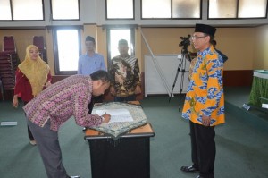 Deding Sudarso, S. Ag sebagai Kasubbag Administrasi Umum dan Keuangan Fakultas SEI.