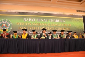 Rektor IAIN membuka sidang rapat Senat terbuka Wisuda Sarjana dan Magister ke-XI.