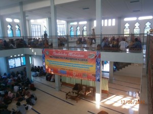 Peserta Wokshop sampai lantai 2 (dua) Masjid Al-Jami'ah.