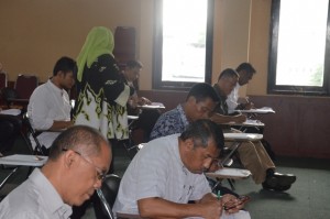 Drs. Darsono, MA, Drs. H. Sa'dullah, MM, Drs. Ikhwan Fauzi, M.Si mengikuti acara Assesment Tahun 2016.