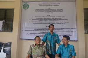 Ketua Jurusan Dr. H. Sutejo, M. Ag, Sekertaris Jurusan Ahmad affandi, M. Ag beserta Staff Jurusan PAI FITK Memed, S. Pd.I