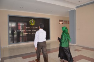 Wadek II Dr. Saefuddin Zuhri, M. Ag mendampingi observasi lapangan Tim Assesor BAN-PT dalam acara Visitasi Prodi PAI dan MPI Tahun 2016.