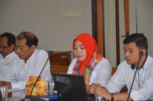 Aziz Mustaqim, SE (Kasubbag Keuangan), Liez Zakiyah, SE (Bendahar Pengeluaran) dan Drs. Imron Rosyadi, MM ( Kabag Umum dan Humas) beliau juga sekaligus PPK Rektorat.