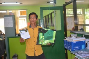 Sample perlengkapan Wisuda Sarjana dan Magister ke-XIII Tahun 2016.