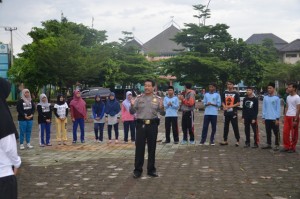 AIPTU M. SUKRIM sebagai mentor dalam cara Pra Up Grading SEMA-DEMA FITK Tahun 2016.