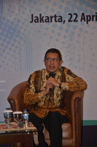 Menteri Agama RI Lukman Hakim Saefuddin memberikan sambutan tentang Smart Monalisa Kementerian Agama RI dalam acara Seminar Hasil Monitoring dan Analisis Media Periode Bulan Januari-Maret 2016 bertempat Auditorium HM. Rasjidi Jln. HM. Thamrin Jakarta.