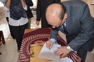 H.E. Mr. Bahaa El Deen Dessaouki (Duta Mesir untuk Indonesia) menandatangani Nota Kesepahaman dengan IAIN Syekh Nurjati Cirebon