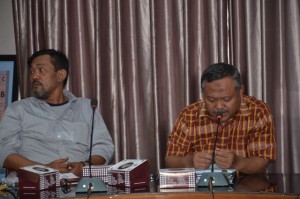 Kepala Biro AUAK Drs. H. Akso, M. Pd memaparkan hasil kegiatan yang selama sarat akan kesalahan administrasi dan harus ada penyelesaian dan perbaikan dalam acara Pembahasaan Standarisasi Pelaksanaan dan Pelaporan Kegiatan.