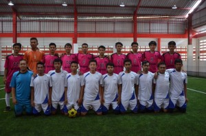 Foto bersama Tean Futsal IAIN Syekh Nurjati Cirebon dengan Tean Lawan dalam acara IPPBMM ke VI PTKIN se Jawa dan Madura Tahun 2016 di IAIN Tulungagung Jawa Timur.