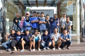 Foto bersama di Hotel Istana yang menjadi tempat pemondokan selama mengikuti kegiatan IPPBMM ke VI PTKIN se Jawa dan Madura Tahun 2016 di IAIN Tulungagung Jawa Timur.