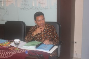 Dr. Ilman Nafi'a, M. Ag (Dekan FITK IAIN Syekh Nurjati Cirebon) sebagai Narasumber dalam acara