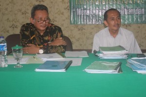 Prof. Dr. Ahmad Rofiq A., MA sebagai Narasumber dalam acara Seminar Proposal Penelitian Bagi Dosen IAIN Syekh Nurjati Cirebon Tahun 2016.
