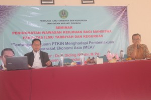 Wadek I FITK IAIN Syekh Nurjati Cirebon Dr. Muslihudin, M. Ag sebagai Moderator dalam acara seminar tersebut.