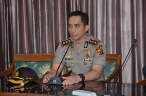 AKBP Indra Jafar memperkenalkan diri kepada audiens