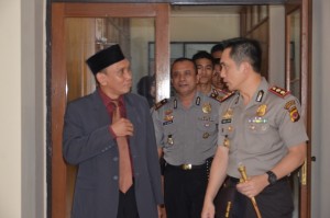 Kapolres Cirebon Kota AKBP Indra Jafar, S.ik., SH beserta Kasat Binmas AKP Ali Mashar, SH disambut Rektor IAIN Syekh Nurjati Cirebon Dr. H. Sumanta, M. Ag