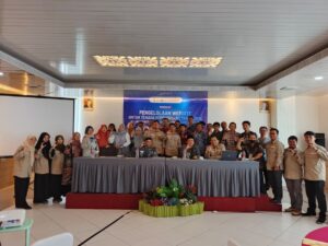 Foto Bersama Workshop Pengelolaan Website Tendik 2025