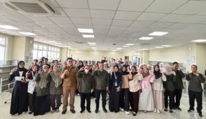 Foto Bersama Bedah Buku
