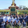 Mahasiswa HMJ Pendidikan Bahasa Arab UIN Siber Syekh Nurjati Cirebon bersama pemerintah desa dan civitas akademika pada pembukaan ITLA' Mengabdi 2026 di Desa Pamulihan, Kabupaten Kuningan.