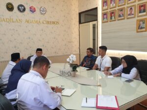 Audiensi Pengadilan Agama Cirebon dan PKBH UIN Siber Syekh Nurjati Cirebon membahas peningkatan kualitas layanan Pos Bantuan Hukum.