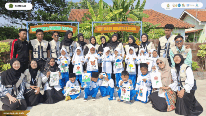 Kegiatan Gores Warna Ukir Makna menjadi wujud pengabdian KKN Kelompok 2 UIN Siber Syekh Nurjati Cirebon di bidang pendidikan.