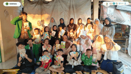 Mahasiswa KKN 39 UIN Siber Syekh Nurjati Cirebon mendampingi anak-anak Desa Astana dalam program KESATRIA BACA