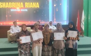 Calon wisudawan FDKI UIN Siber Cirebon mengikuti Workshop Career Readiness