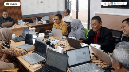 Dosen FEBI UIN Siber Syekh Nurjati Cirebon mengikuti hari kedua Workshop Digitalisasi Modul Ajar di Smart Class Gedung FEBI.