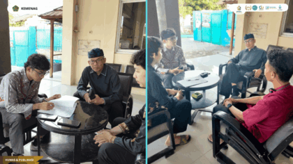 Dosen Pembimbing Lapangan KKN Kelompok 45 UIN Siber Syekh Nurjati Cirebon melakukan kunjungan monitoring dan evaluasi program literasi bersama mahasiswa di Balai Desa Mayung, Kecamatan Gunung Jati