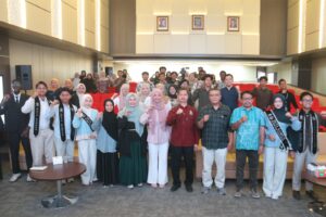 Foto Bersama Seminar Internasional Go Viral Go International di Auditorium Gedung Siber.