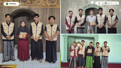 KKN 63 UIN Siber Cirebon menyerahkan wakaf Al-Qur’an kepada pengurus masjid