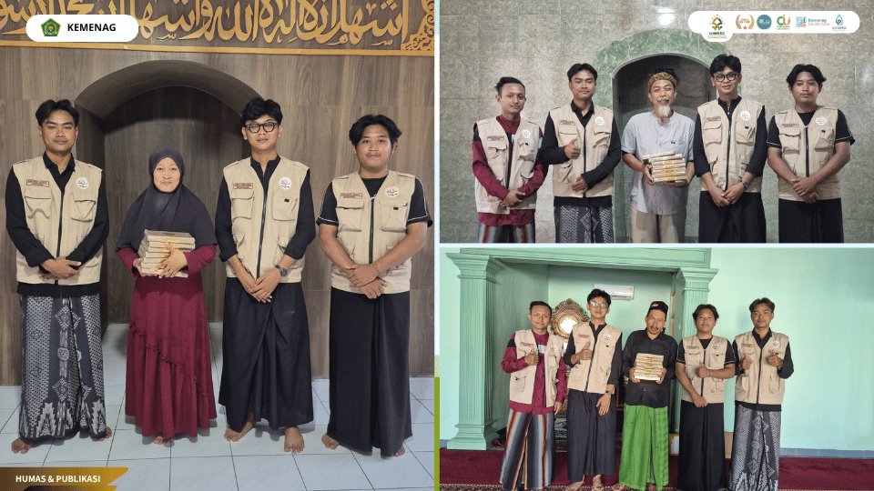 KKN 63 UIN Siber Cirebon menyerahkan wakaf Al-Qur’an kepada pengurus masjid