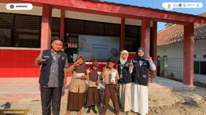 KKN 89 UIN Siber Cirebon memberikan edukasi wudhu dan sholat kepada siswa SDN 3 Cipanas