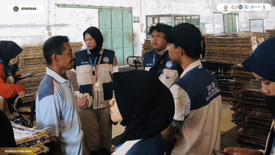 Mahasiswa KKN 126 UIN Siber Cirebon mengunjungi industri sohun dan mempelajari pengelolaan limbah organik di Banjarwangunan