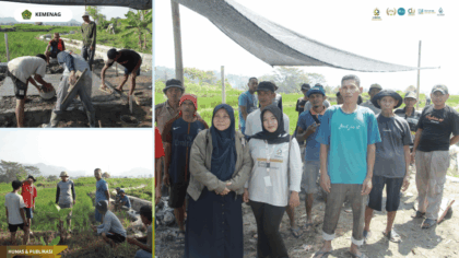 Mahasiswa KKN 145 bersama masyarakat Desa Bobos membuat Rocket Stove