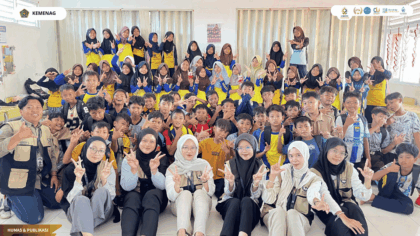 Mahasiswa KKN 31 UIN Siber Cirebon memberikan edukasi anti-perundungan kepada siswa di SDN 1 Setupatok