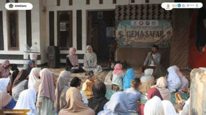 Mahasiswa KKN Kelompok 140 UIN Siber Syekh Nurjati Cirebon memberikan edukasi anti bullying di Majlis Ta'lim Nahrul Hayyan Desa Astapada.