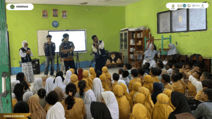Mahasiswa KKN Kelompok 71 UIN Siber Syekh Nurjati Cirebon menggelar drama edukasi Stop Bullying di SDN Kayuwalang.