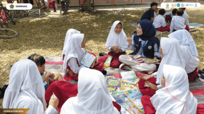Mahasiswa KKN Kelompok 79 UIN Siber Syekh Nurjati Cirebon mendampingi anak-anak Desa Pangenan melalui program BILTA.