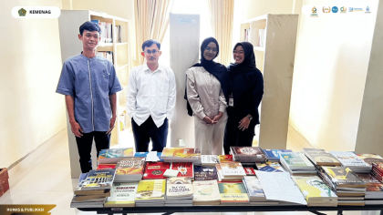 Mahasiswa KKN Rekognisi UIN Siber Syekh Nurjati Cirebon melaksanakan pengabdian di Pojok Literasi FUA