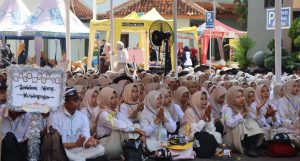 Mahasiswa baru FEBI mengikuti kegiatan pengenalan budaya akademik dan kemahasiswaan