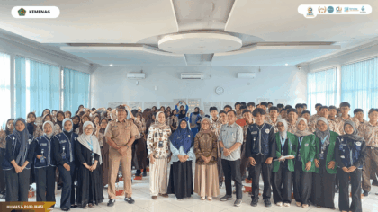 Seminar Literasi Digital KKN Tematik Kelompok 71 di SMAN 5 Cirebon
