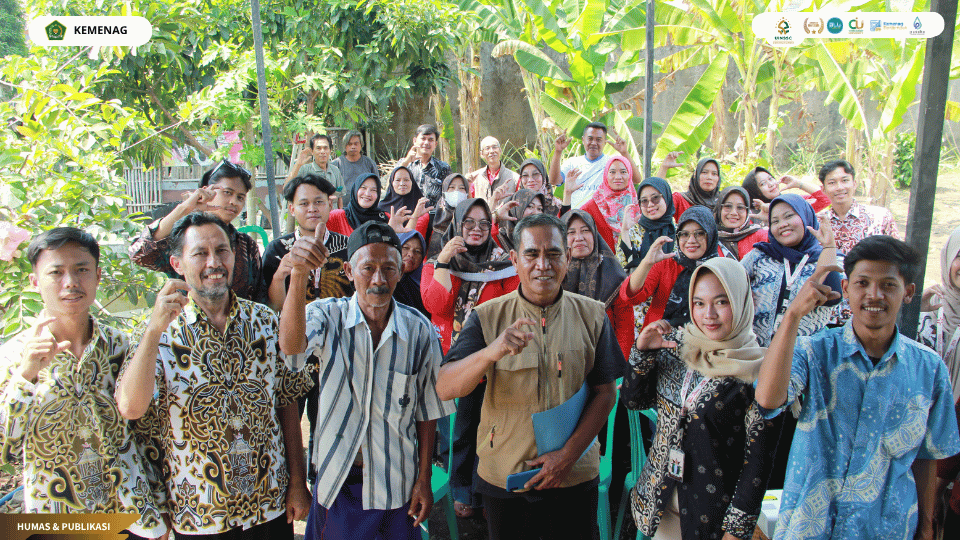 Seminar edukasi pengelolaan sampah dan Rocket Stove oleh mahasiswa KKN UIN Siber Syekh Nurjati Cirebon di Desa Bobos.