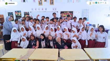 KKN UIN Siber Cirebon Perkuat Literasi Baca Tulis Siswa SDN 01 Banjarwangunan